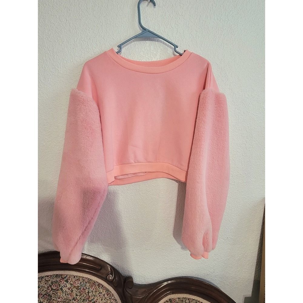 Club Exx Pink Faux Fur Sleeve‎ Crop Top Pullover Sweatshirt